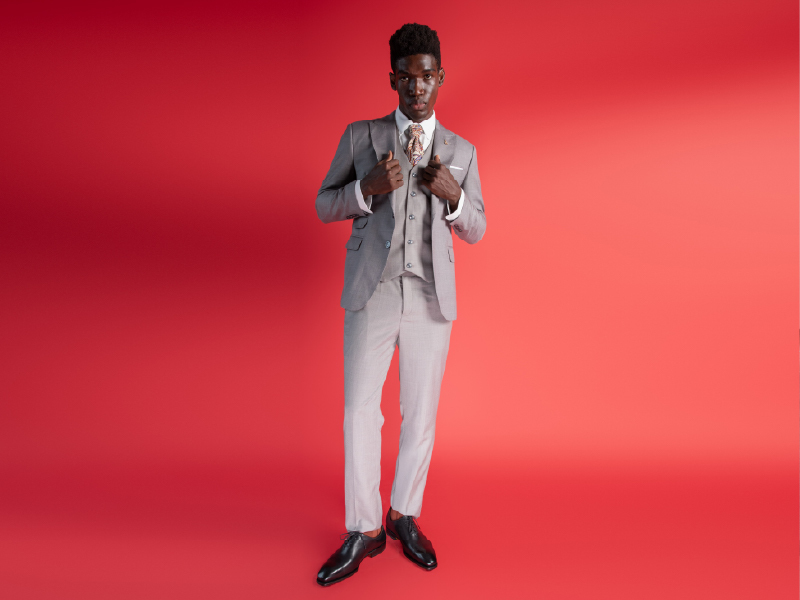 dark brown Oxford worn with a navy suit and trousers